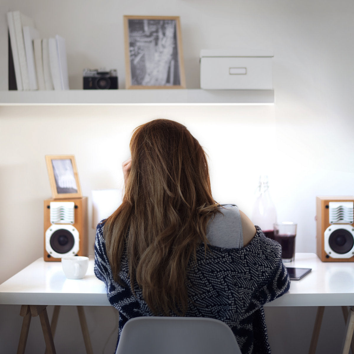 Woman at the desk working using recessed led channels