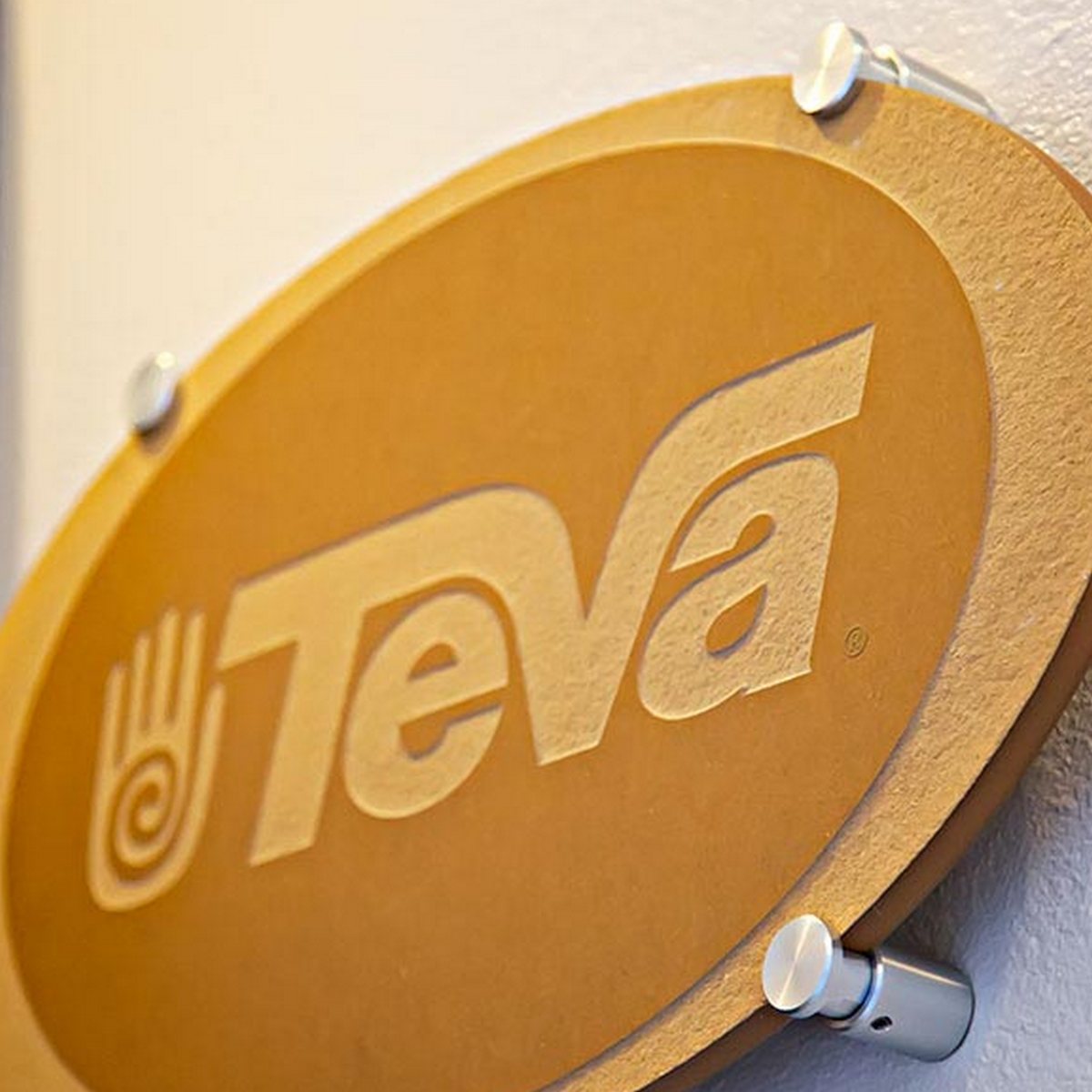 Gyford 3/4"D Edge Grip Standoff Kit ~ Gyford Standoffs - Wired4Signs USA - Buy LED lighting online